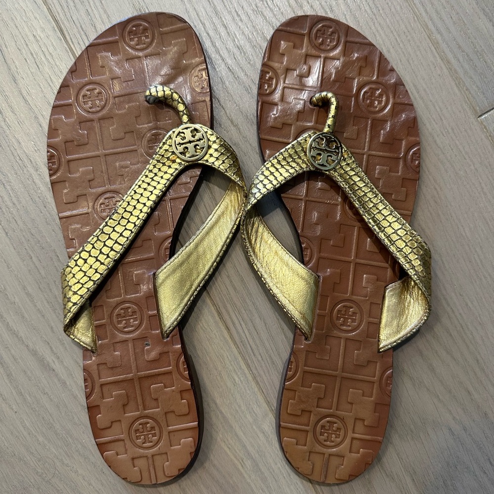 Tory Burch Thora Gold Leather Flip Flops Size 8